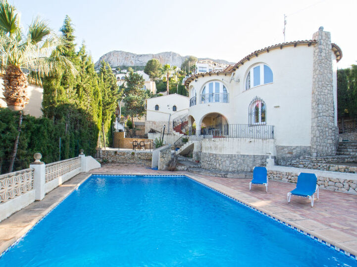 Obalno življenje na vrhuncu, 1061, Calpe, Spain
