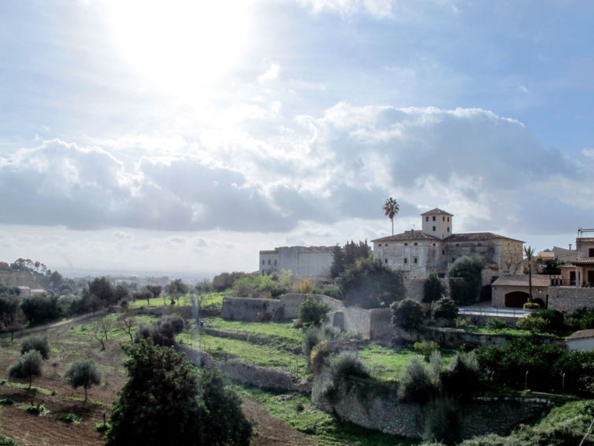 Serene Haven: Vila s 4 spalnicami na Balearskih otokih, 1625