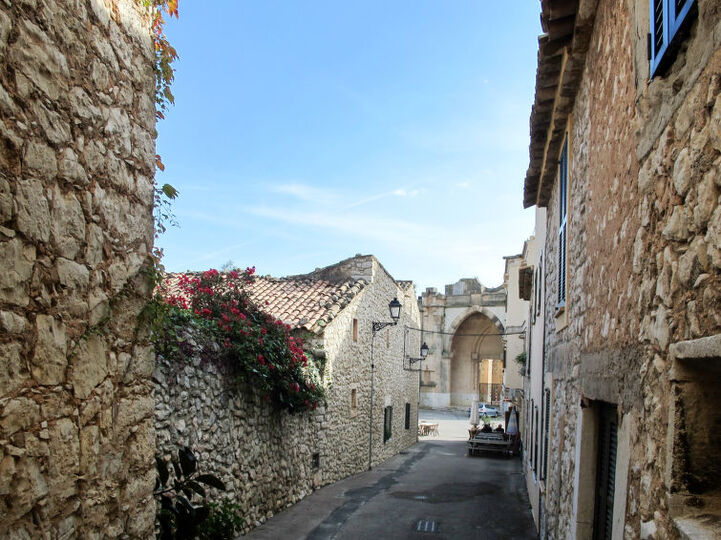 Serene Haven: Vila s 4 spalnicami na Balearskih otokih, 1625