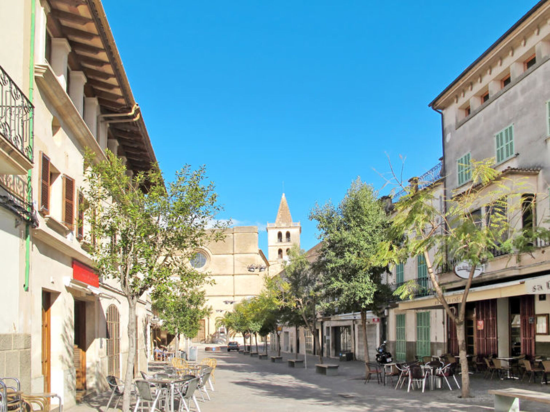 Izvrstna vila na Balearskih otokih, 1619