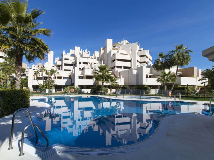 Osamljena oaza v Costa del Sol, 1110, Estepona, Spain