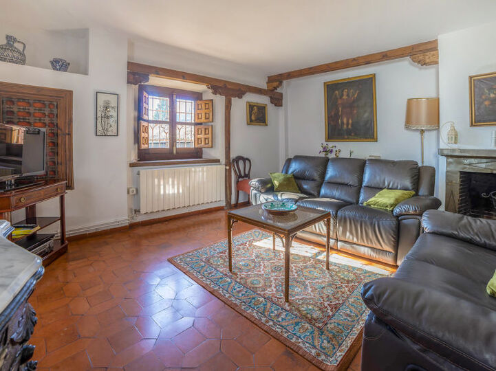 Luksuzna vila s 4 spalnicami v Andaluziji, 1007