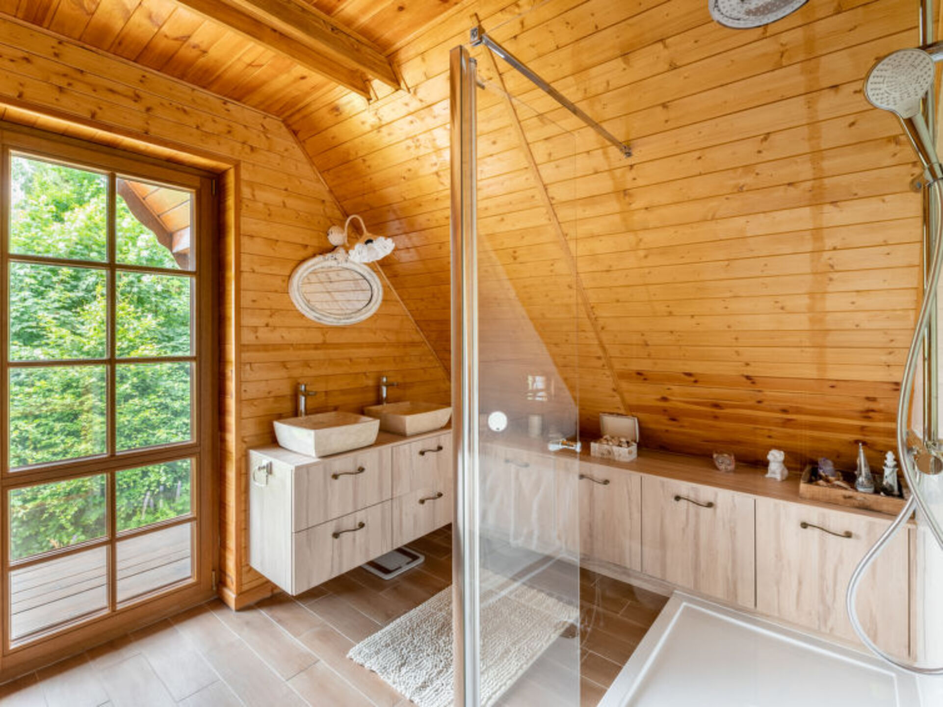 Bathroom / Wellness