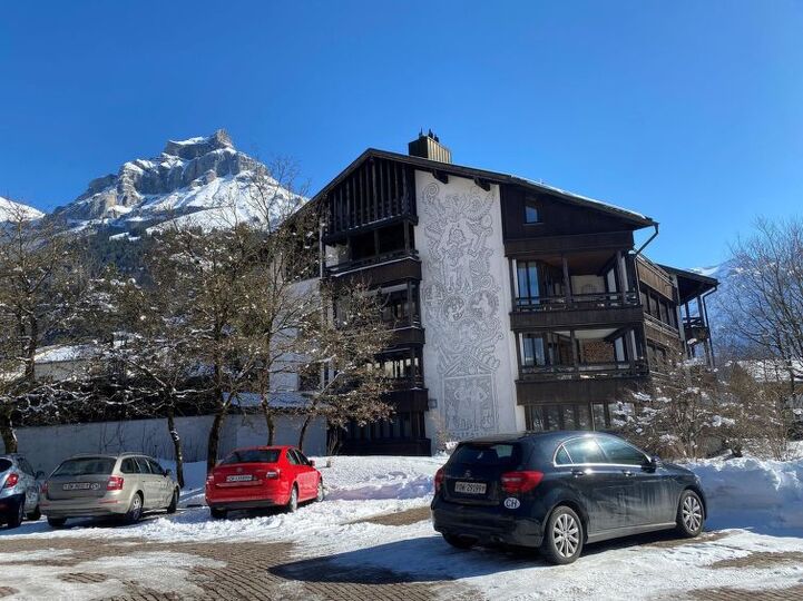 Serenity Found: Elegantna vila s 3 spalnicami v Obwaldnu, 1007, Engelberg, Switzerland