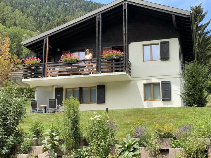 Gorska čarovnija: Elegantna vila s 3 spalnicami v Valaisu, 1365