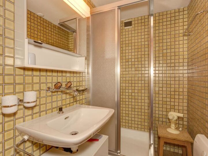 Gorska čarovnija: Elegantna vila s 3 spalnicami v Valaisu, 1365
