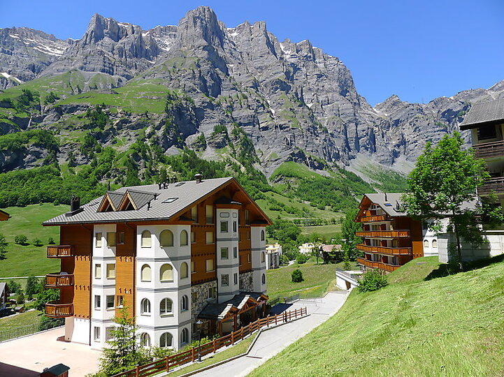Čudovita 2-sobna vila v Valaisu, 1368, Leukerbad, Switzerland