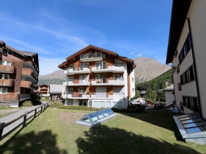 Osupljiva vila s 4 spalnicami v mestu Saas-Fee, 1275, Saas-Fee, Switzerland