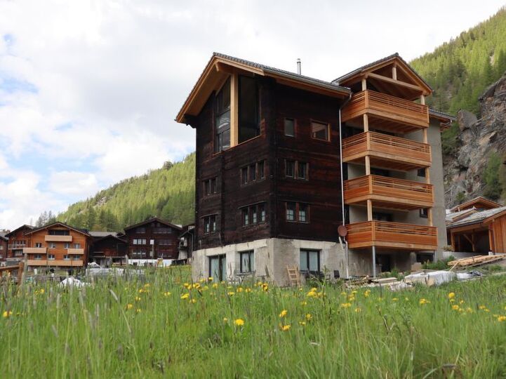 Osamljena dvosobna oaza v Saas-Grundu, 1245, Saas-Grund, Switzerland