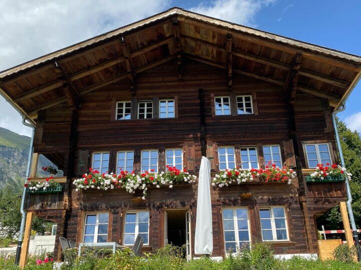 Prijetna oaza z 2 spalnicama v Lenkovem srcu, 1188, Lenk, Switzerland