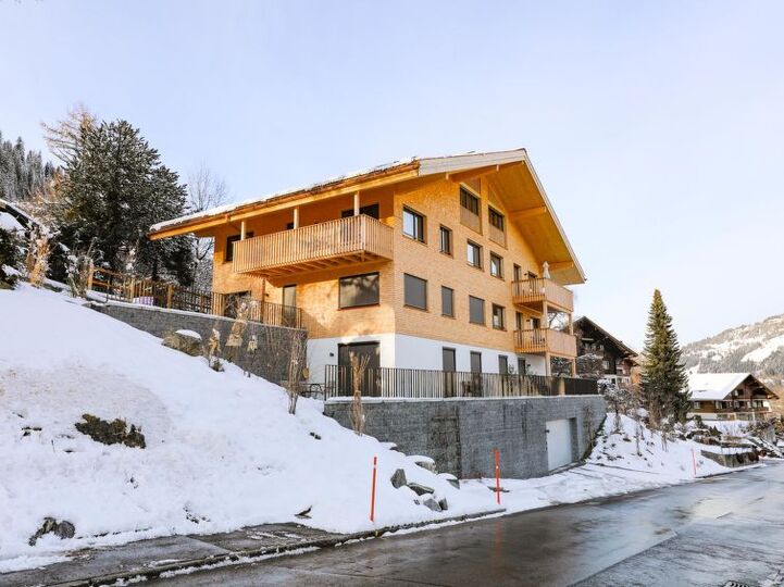 Eleganten pobeg v Zweisimmenu, 1192, Zweisimmen, Switzerland