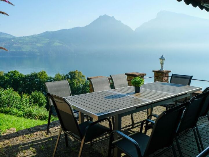 Spiez Dream Home: Vila s 5 spalnicami in bazenom, 1199, Spiez, Switzerland