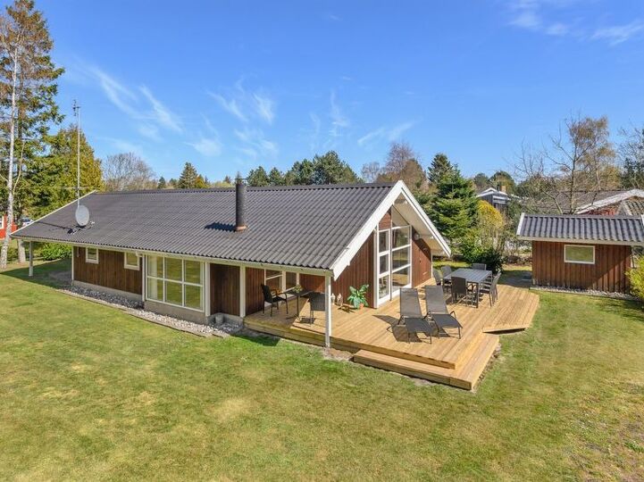 Čarobni družinski spomini, Væggerløse 1074, Væggerløse, Denmark