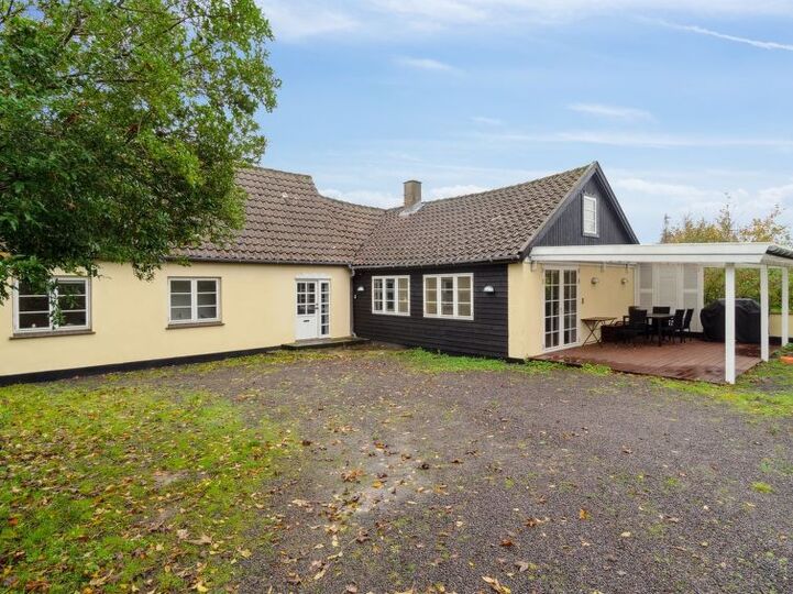 Vaš popoln pobeg, Østermarie 1098, Østermarie, Denmark