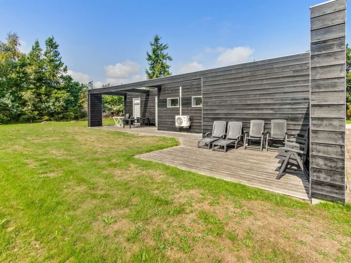 Popoln družinski oddih, Hals 1043, Hals, Denmark