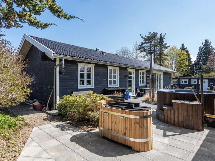 Vaš popoln pobeg, Dronningmølle 1099, Dronningmølle, Denmark