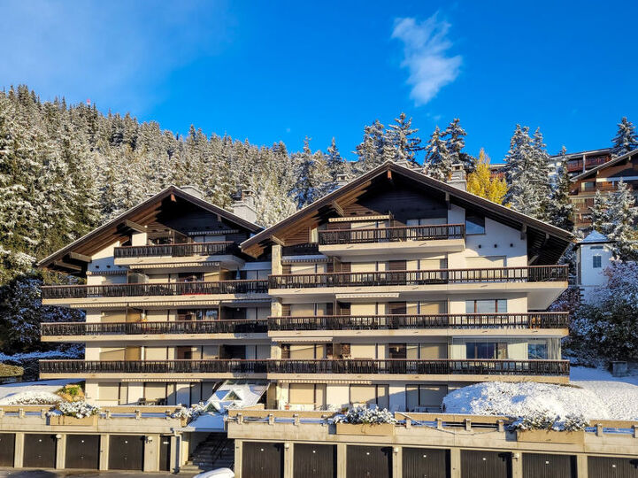 Prijeten umik v Crans-Montani, 1413, Crans-Montana, Switzerland