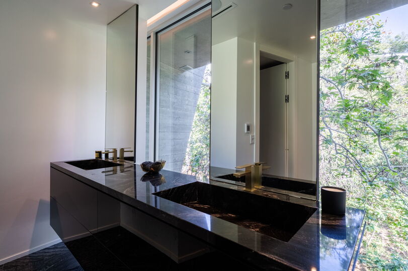Hollywood Majesty: G Residence