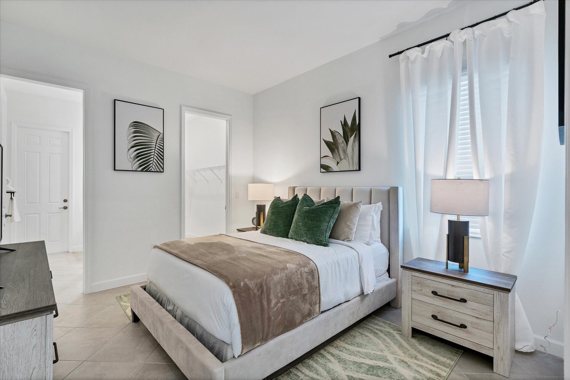 Guest bedroom with ensuite