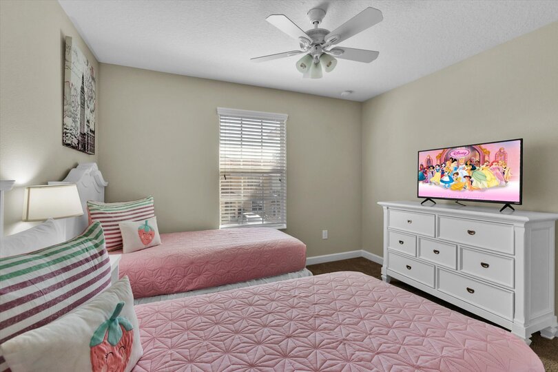 Two Twins Bedroom 5 (Angle)
43" Smart TV