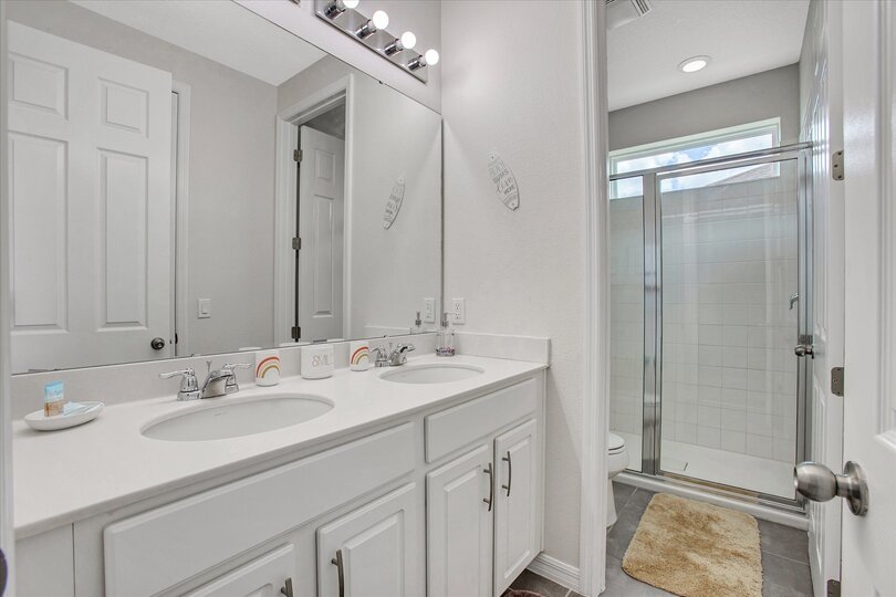 Jack N Jill  Bathroom 3 Upstairs
Shower