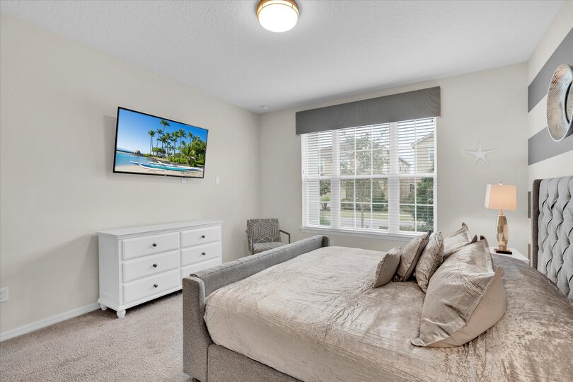 Master King Bedroom (1 Angle)
55" Roku TV