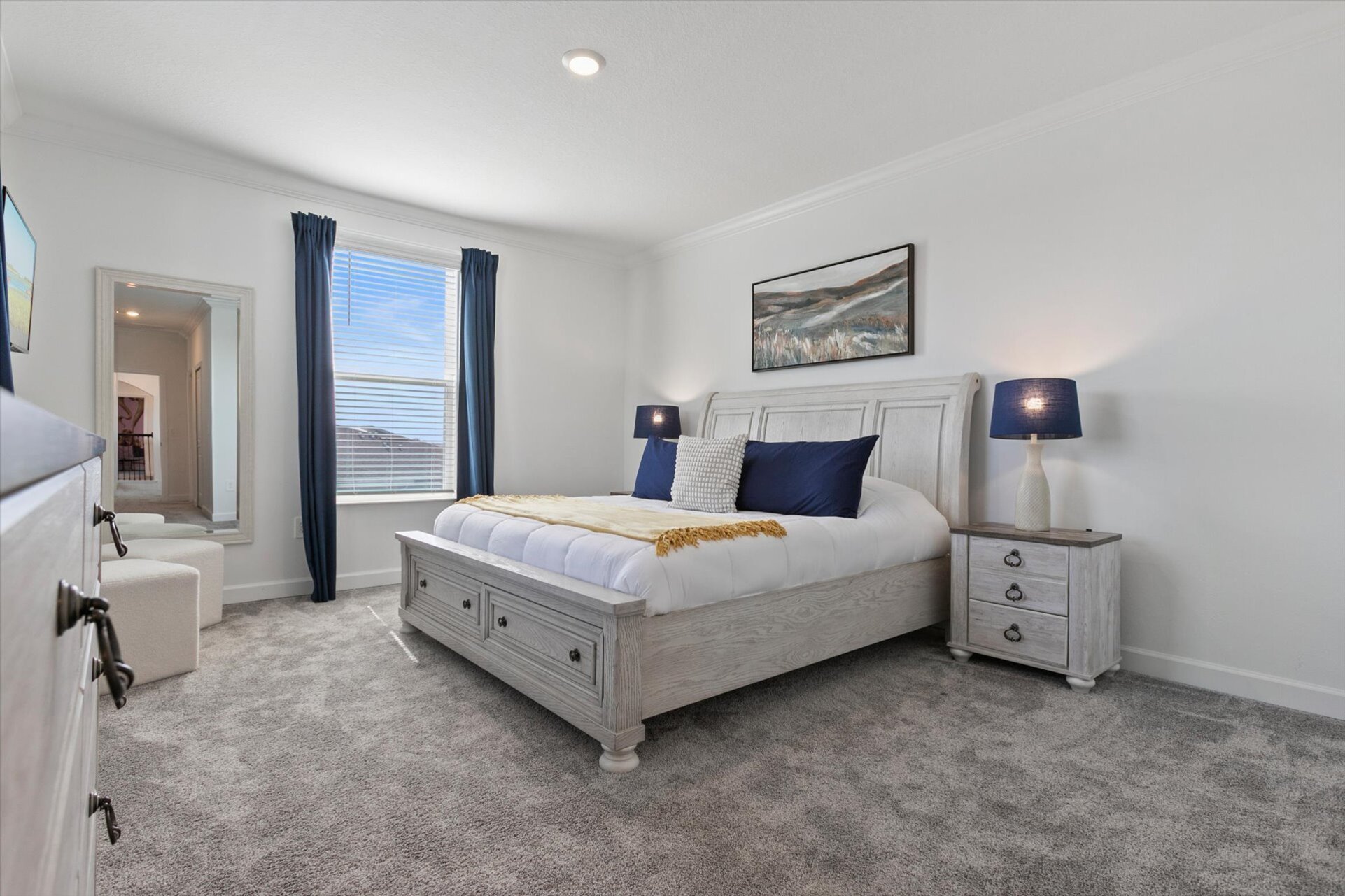 Master King Bedroom 2. Upstairs
Attached Bathroom