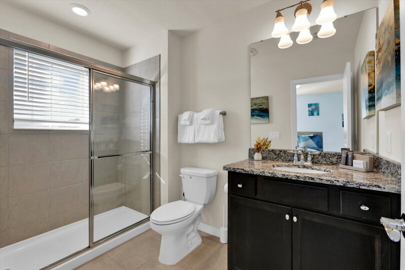 Queen Suite Bathroom 5 Upstairs
Shower