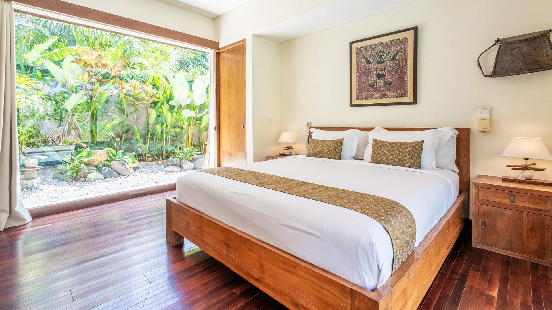 Najemite svojo lastno zasebno vilo s 5 zvezdicami v Seminyaku po najboljši ceni, Bali Villa 2246