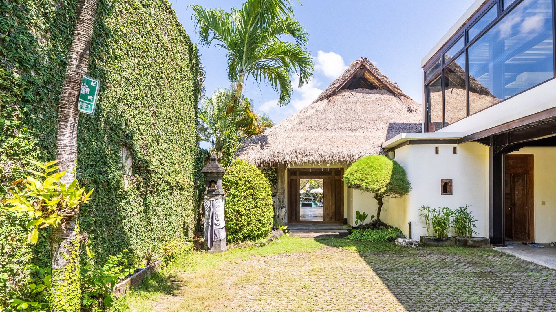 Najemite svojo lastno zasebno vilo s 5 zvezdicami v Seminyaku po najboljši ceni, Bali Villa 2246