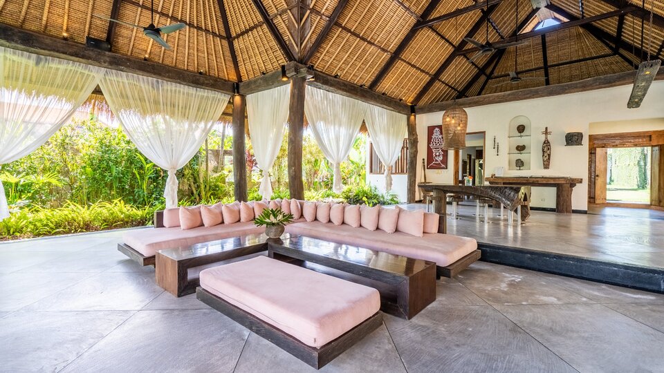 Najemite svojo lastno zasebno vilo s 5 zvezdicami v Seminyaku po najboljši ceni, Bali Villa 2246