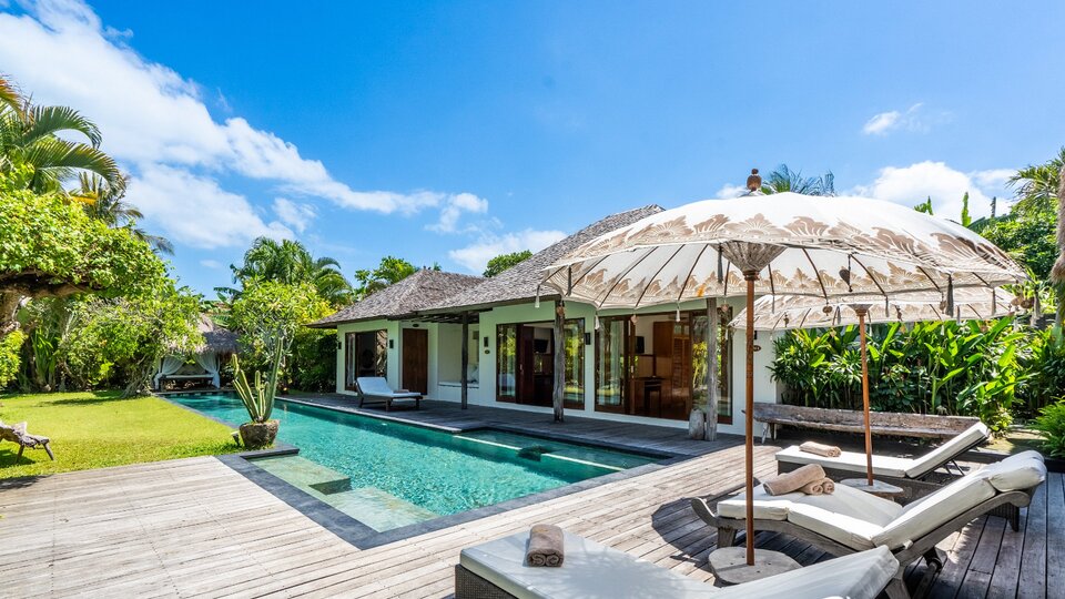 Najemite svojo lastno zasebno vilo s 5 zvezdicami v Seminyaku po najboljši ceni, Bali Villa 2246