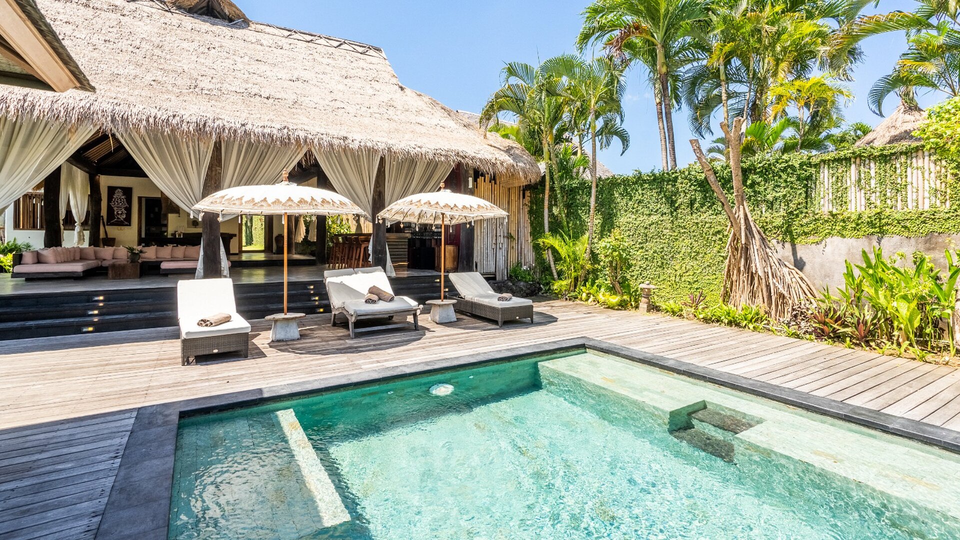 Najemite svojo lastno zasebno vilo s 5 zvezdicami v Seminyaku po najboljši ceni, Bali Villa 2246