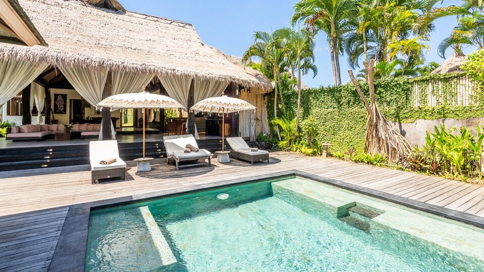 Najemite svojo lastno zasebno vilo s 5 zvezdicami v Seminyaku po najboljši ceni, Bali Villa 2246