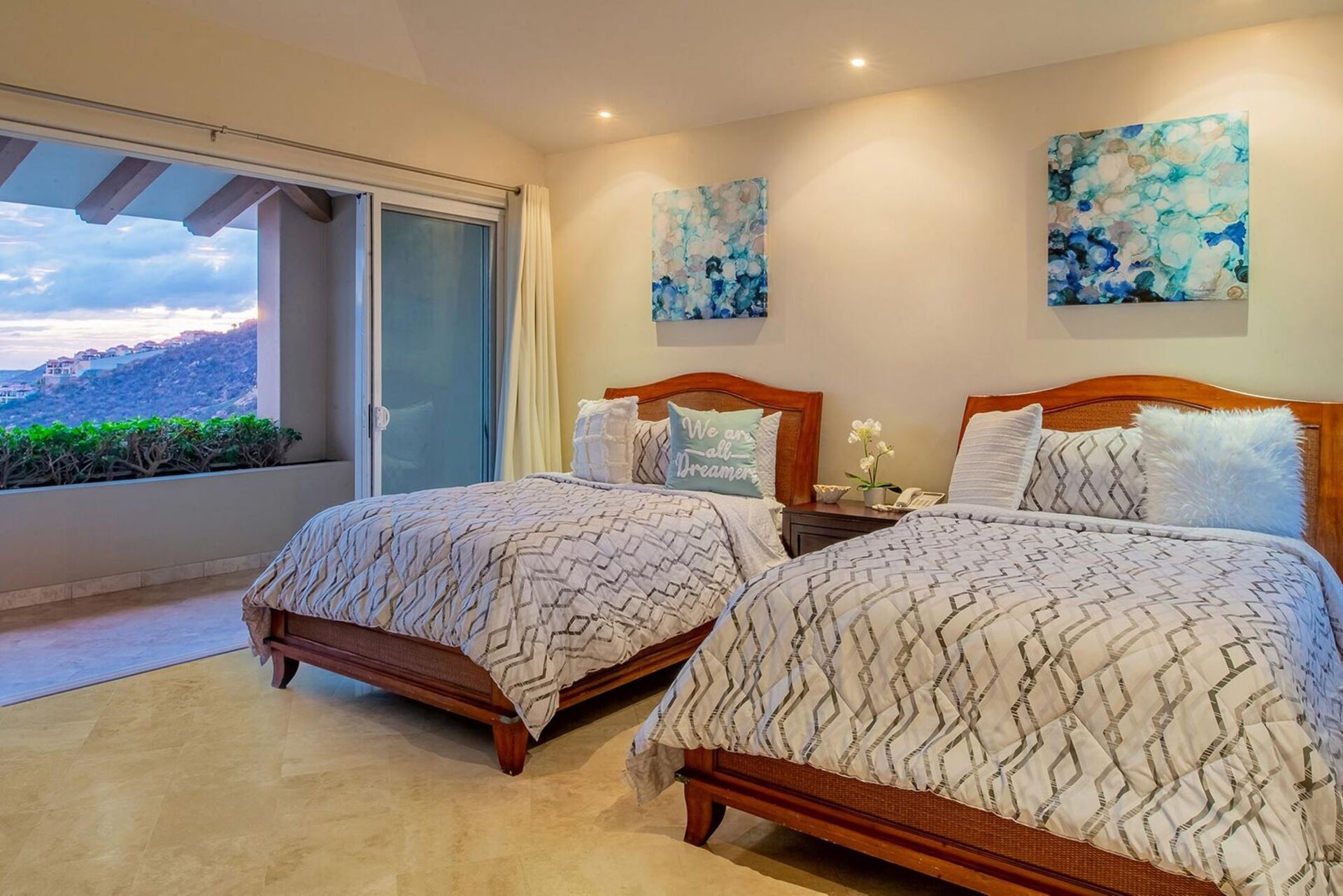 Doživite neprekosljivo luksuzno vilo v Cabo San Lucas Villa 1053