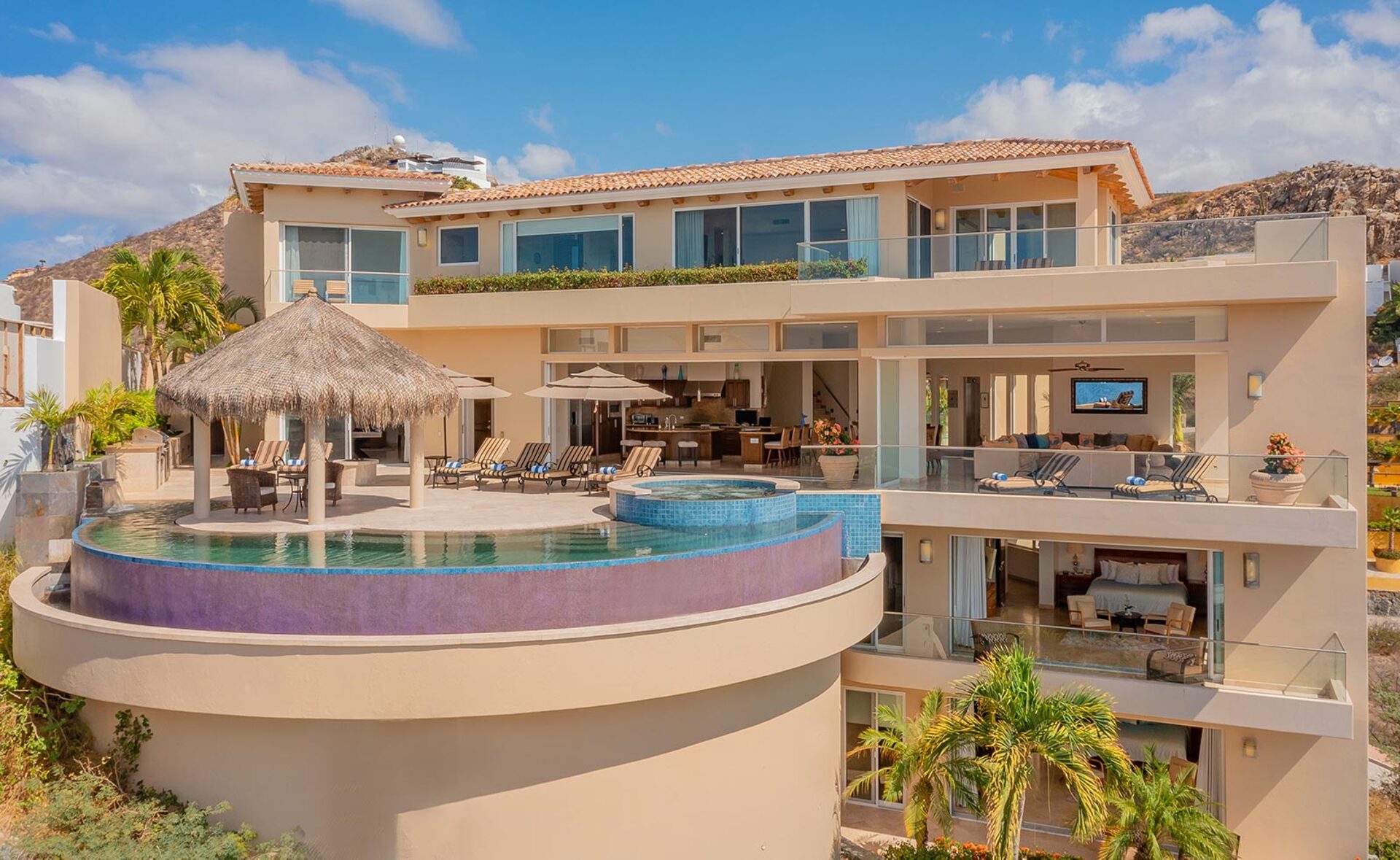 Doživite neprekosljivo luksuzno vilo v Cabo San Lucas Villa 1053