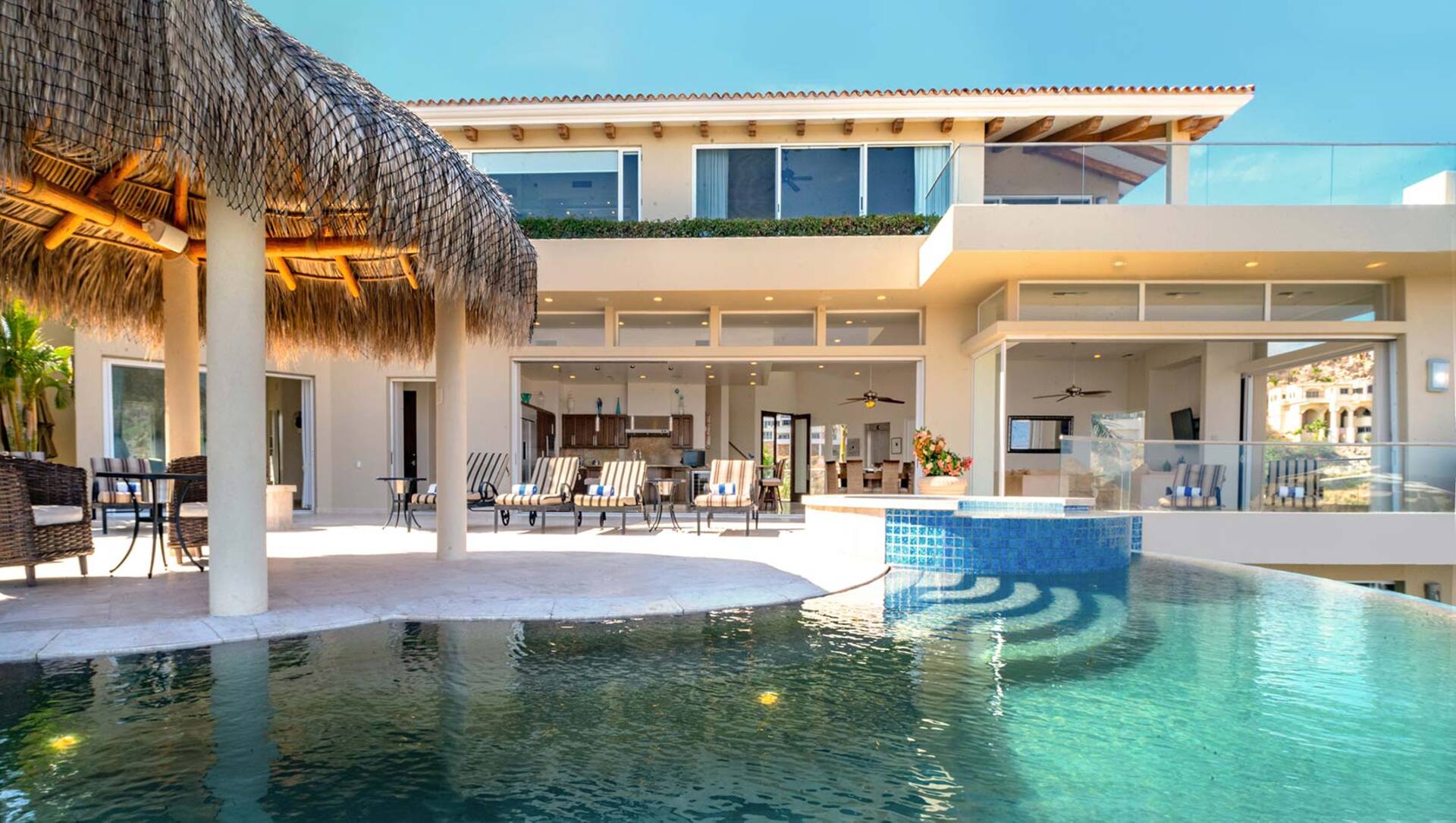 Doživite neprekosljivo luksuzno vilo v Cabo San Lucas Villa 1053