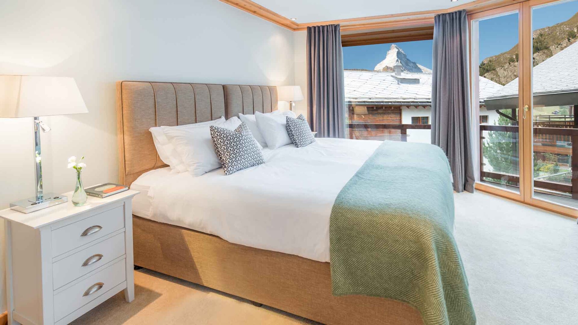 Povzdignite svoj pobeg v razkošno alpsko spokojnost, Valais Chalet 1389
