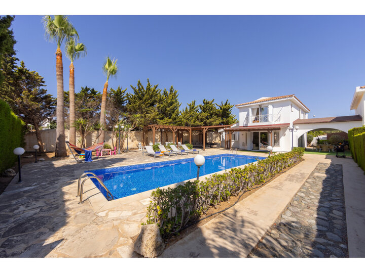 5 Star Villa Holidays ponosno predstavlja Protaras Villa 1720