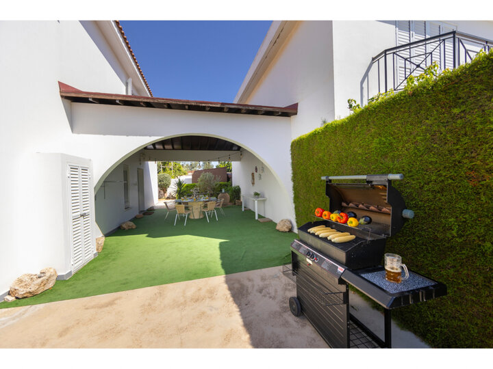 5 Star Villa Holidays ponosno predstavlja Protaras Villa 1720
