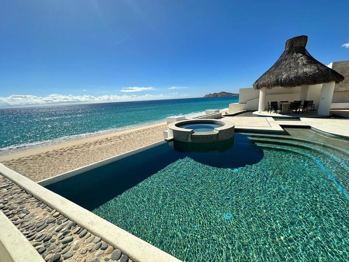 Doživite razkošje brez primere v vili Cabo San Lucas 1044: vaša sanjska vila ob plaži vas čaka!