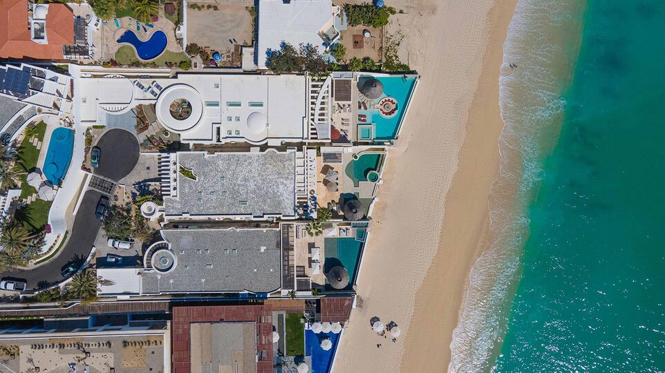 Doživite razkošje brez primere v vili Cabo San Lucas 1044: vaša sanjska vila ob plaži vas čaka!