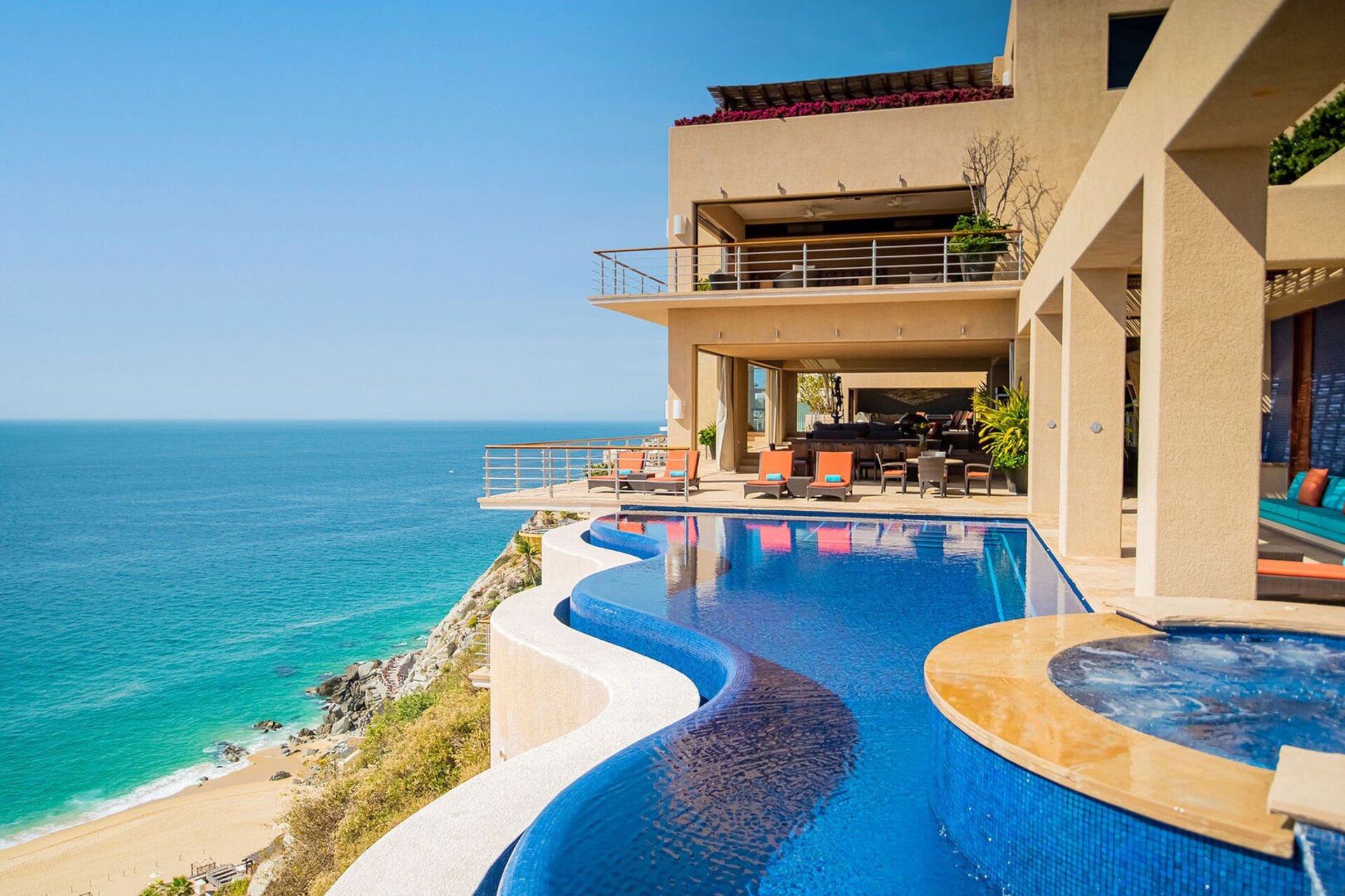 Vrhunsko razkošje in nepozabni razgledi vas čakajo v vili Cabo San Lucas 1053