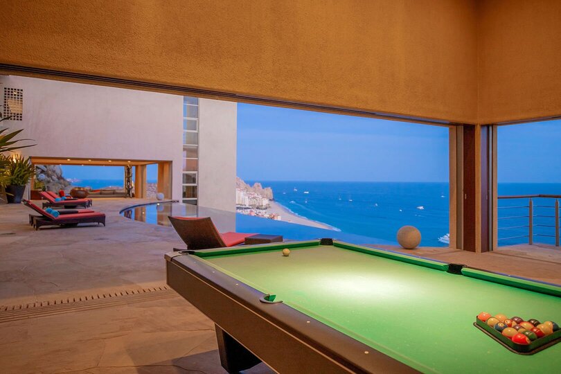 Vrhunsko razkošje in nepozabni razgledi vas čakajo v vili Cabo San Lucas 1053