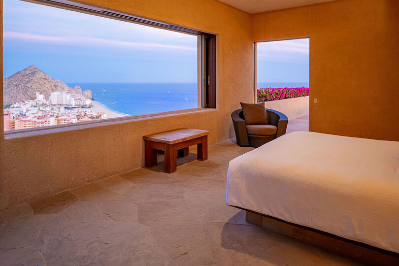 Vrhunsko razkošje in nepozabni razgledi vas čakajo v vili Cabo San Lucas 1053