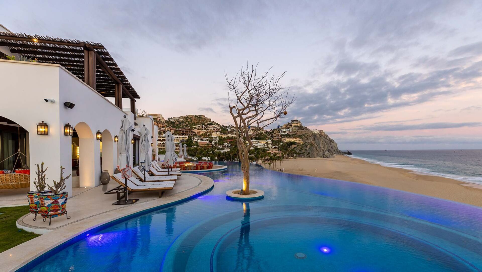 Doživite razkošje brez primere v Cabo San Lucas Villa 1055