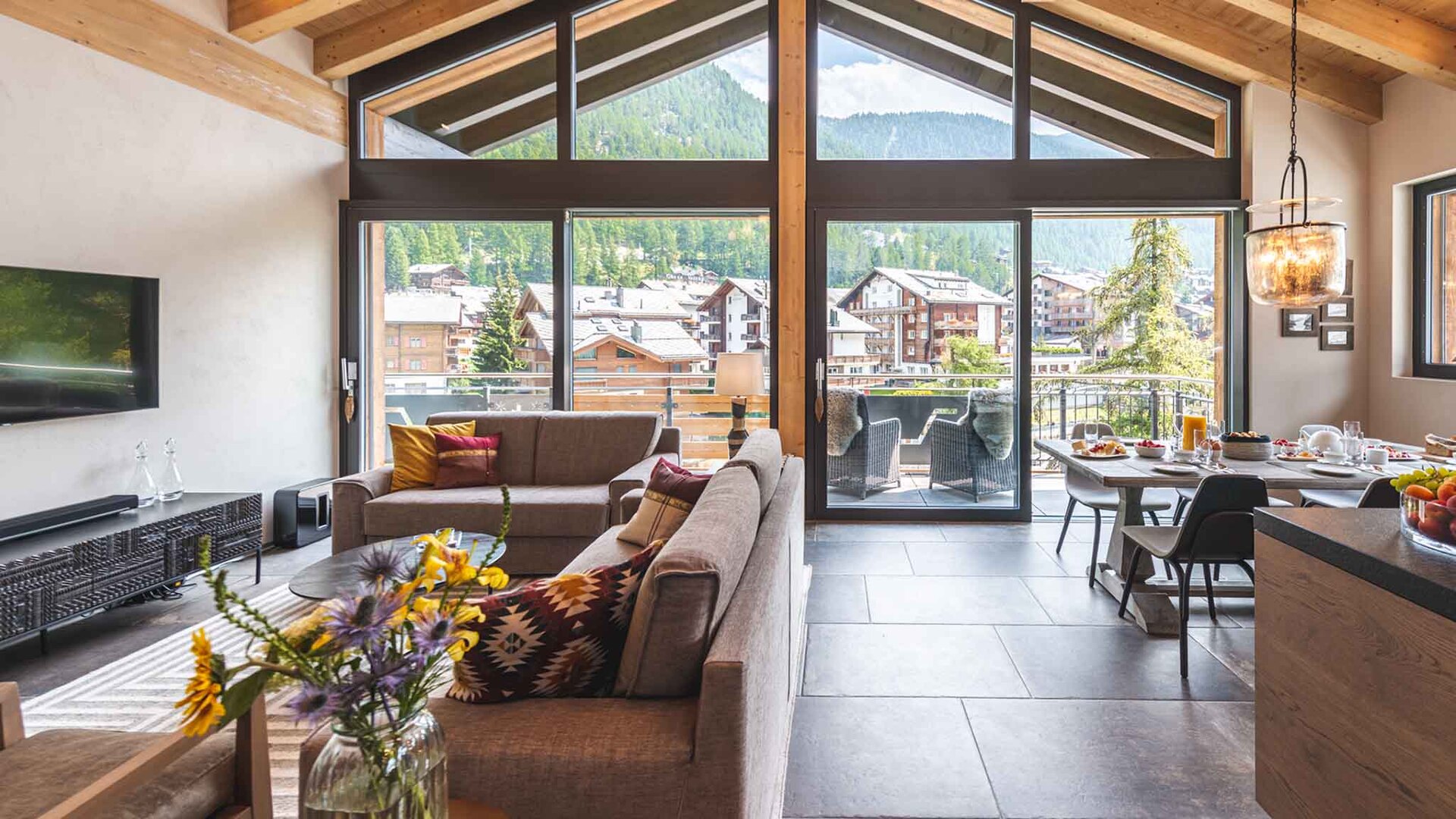 Doživite razkošje z razgledom na gore, Valais Chalet 1395
