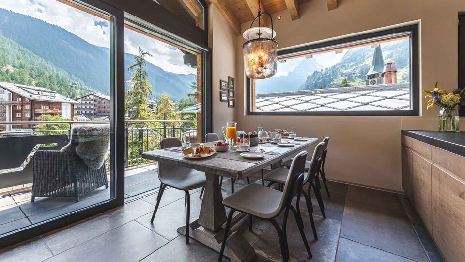 Doživite razkošje z razgledom na gore, Valais Chalet 1395