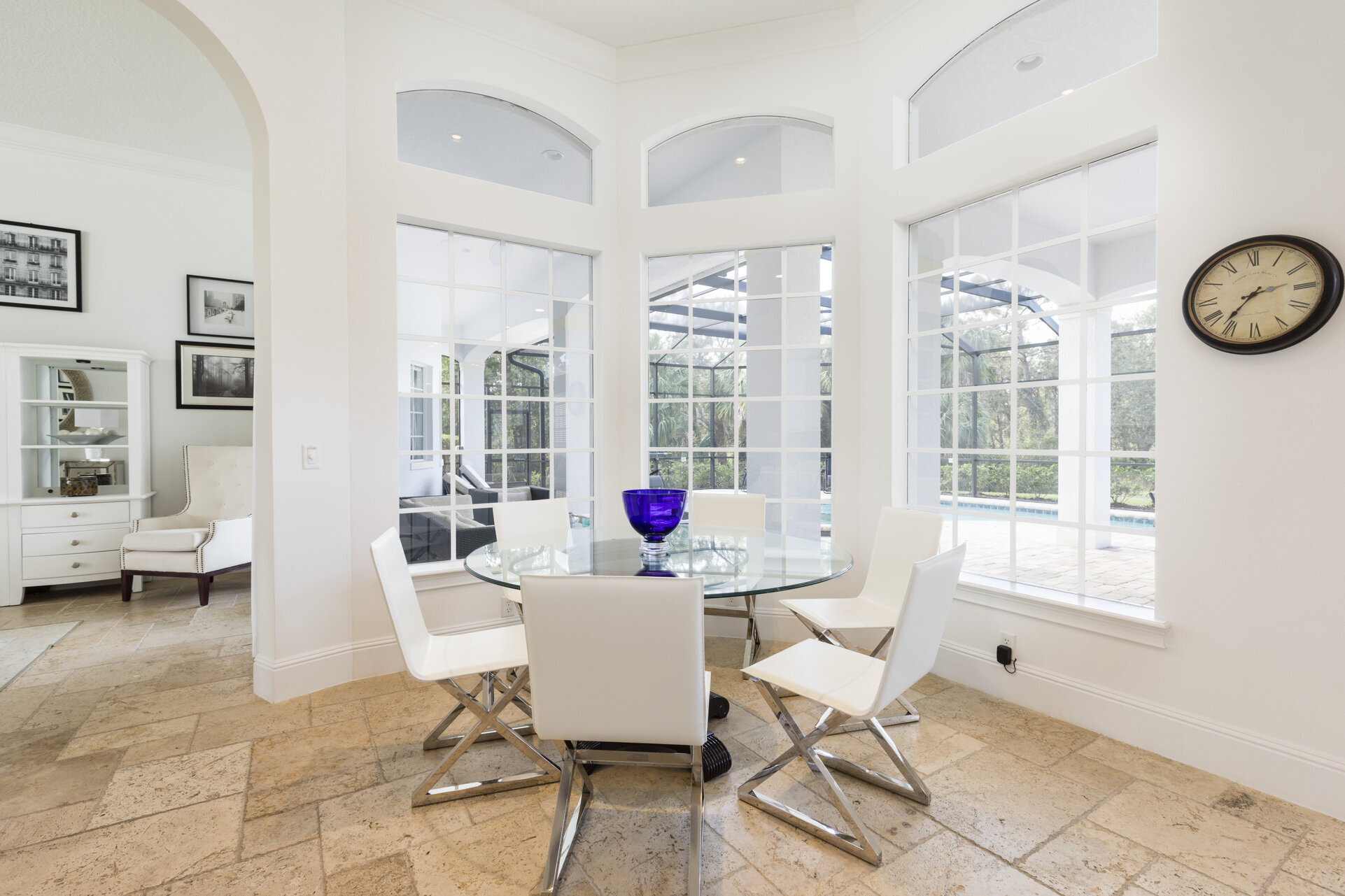 Beautiful dining area with seating for 6