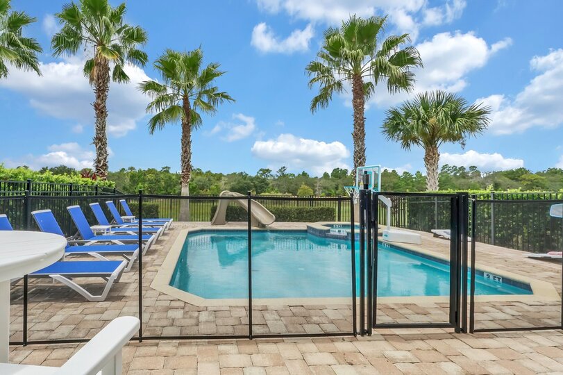 Ultimate Family Getaway v Orlandu, 6530